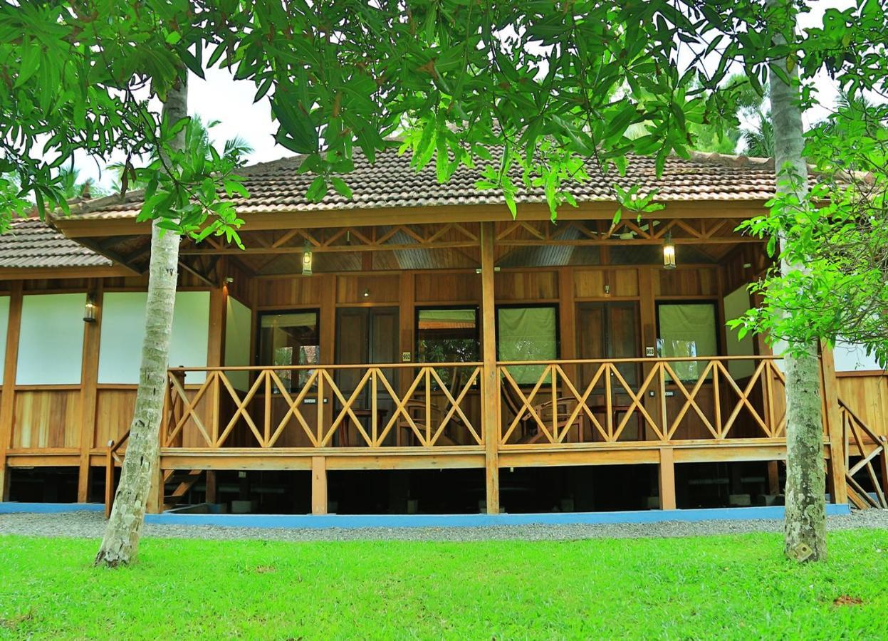 Estuary Sarovar Premiere Poovar Island Zewnętrze zdjęcie